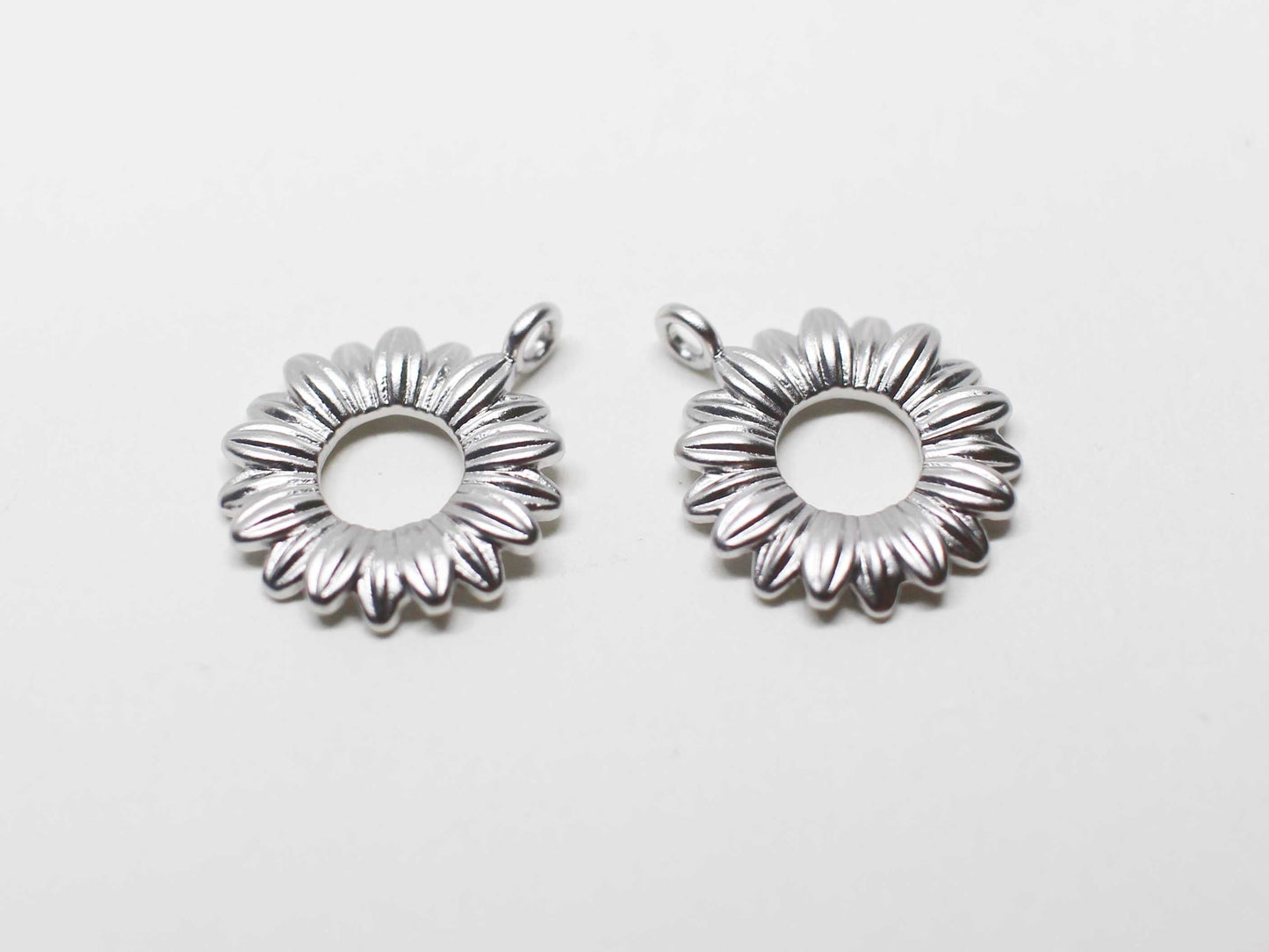 [P1116]/2pcs/Sunflower leaf charm/Brass/Matte Rhodium/12mm