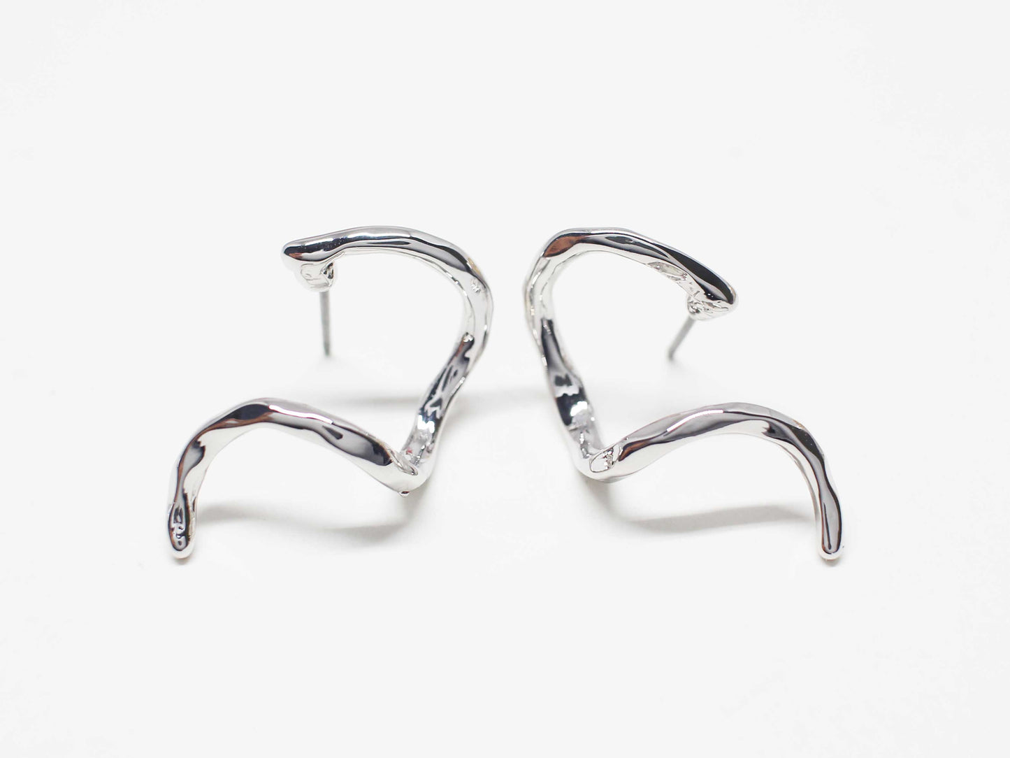 [E0409]/1 pair/Twisted Drop Earrings/ Brass/Rhodium plated/21x16mm