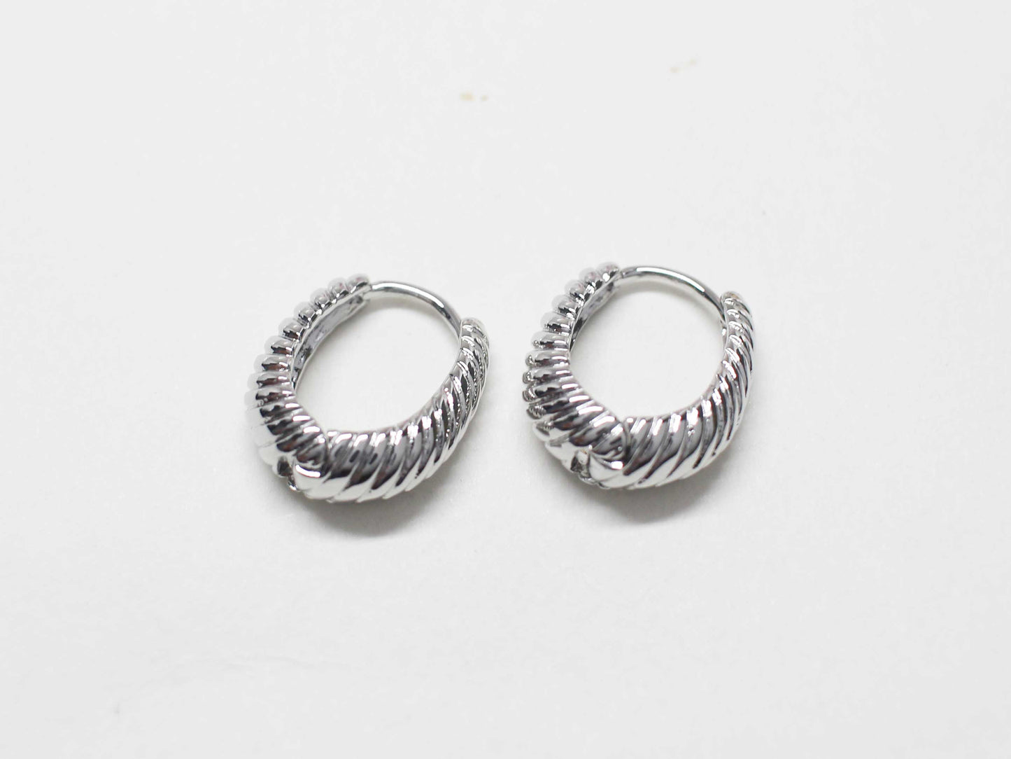 [E0422]/1 pair/moire earrings/ Brass/Rhodium plated/14x11mm