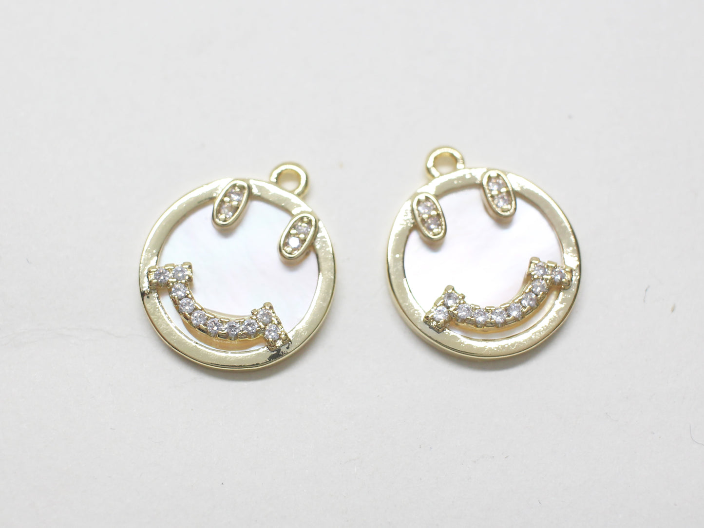 [P1163]/2pcs/Mother of Pearl Smile Charm/Brass/Gold/14mm